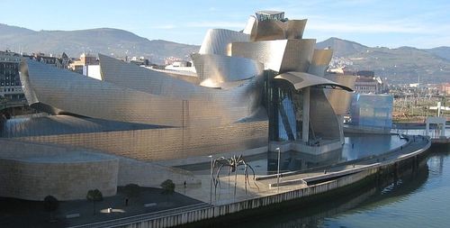Bilbao-Guggenheim-MykReeve2005-Wikipedia