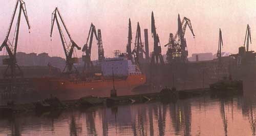Bilbao-Gruas-Bilbao-Cafe-Bargarabi01