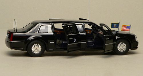 lux43-600b 09-Cadillac-Limo-Obama 3