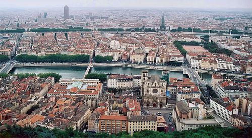 800px-Lyon_vue_depuis_fourviere.jpg