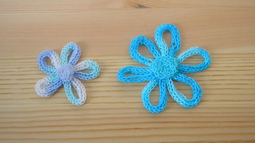 fleurs en tricotin