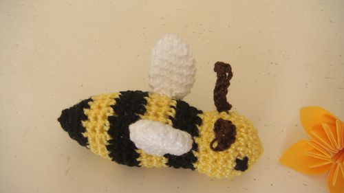 ABEILLE DESSUS