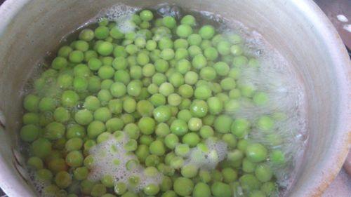 Frittata-aux-pommes-de-terre-et-petits-pois 0189