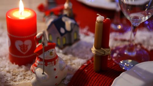 TABLE NOEL