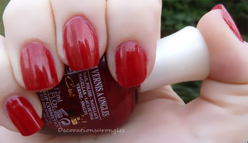 vernis-miss-europe-rouge-grenat.jpg