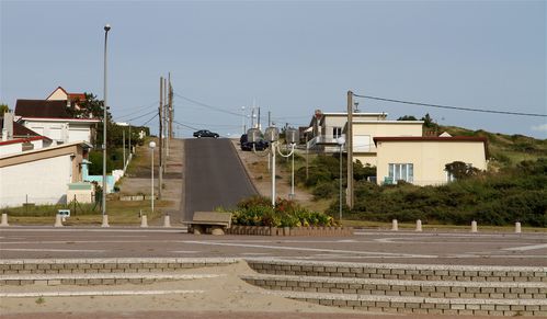Voiture-perchee.JPG