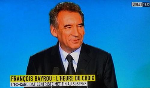 artiBayrou20120503B02