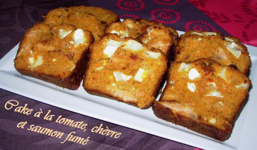 Cake à la tomate, chèvre et saumon fumé2
