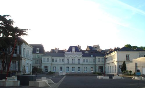 Les Arts et Métiers Angers, Face à La Rochefoucault