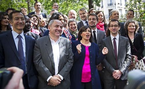 anne-hidalgo-pose-equipe-campagne-dont-jean-louis-missika-r