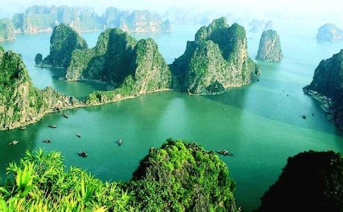 halong-bay-overview-1-.jpg