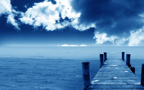 CIEL ET PONTON BLEU