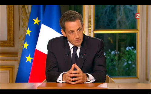 sarkozy-mains-debat.png