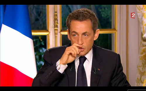 sarkozy-nez-gratte-demangeaison.png