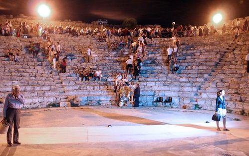 588i Ségeste, théâtre antique, après l'Électre d'Eurip