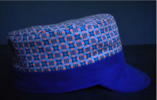0.2014 casquette velvet bleue motif géométrique fluo
