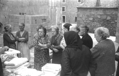 femmes-village.jpg