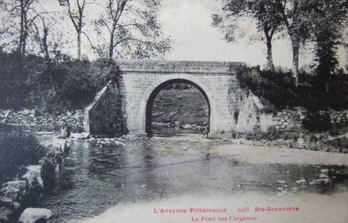 Sainte-Geneviève-sur-Argence-Le-Pont-Perenc.jpg