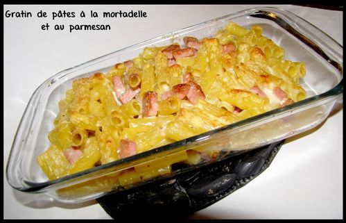 gratin-de-pates-a-la-mortadelle-et-au-parmesan.jpg
