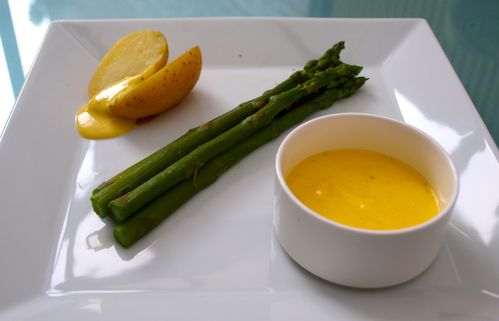 Asperges Vertes, Sauce Hollandaise - Cuillère En Bois Et Chocolat