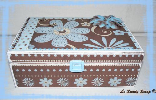 Boite 9cases Bleu Chocolat fermée