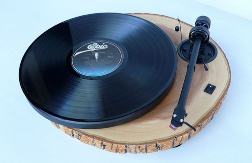 071011_audiowood_chipmunk_turntable_1.jpg