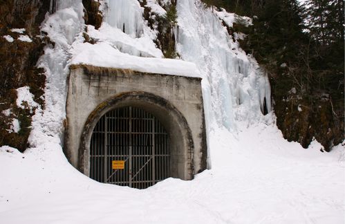areches le planay tunnel edf stalagmites