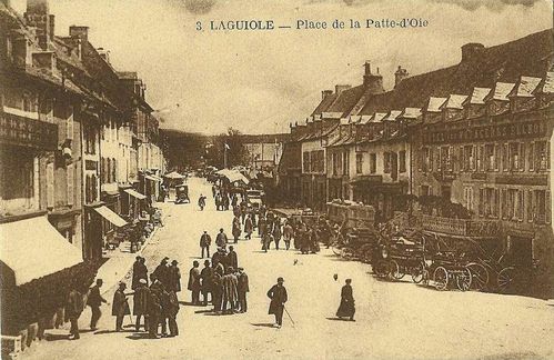 Laguiole---Place-de-la-Patte-d-Oie.jpg