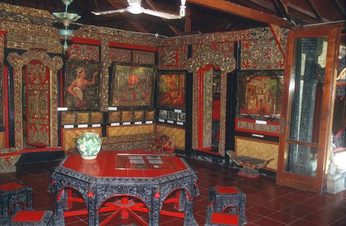 DPS-Bali-Sanur-Museum-Le-Mayeur-interior-b.jpg