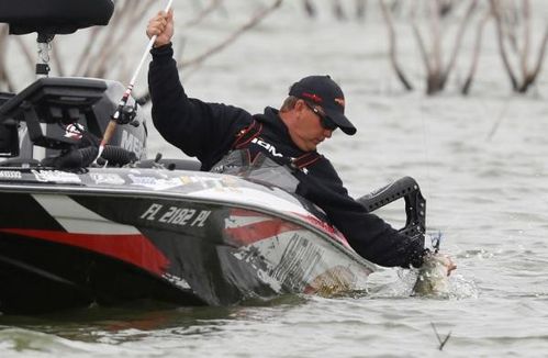 cliff-prince-falcon-lake-big-bass-copie-1.jpg