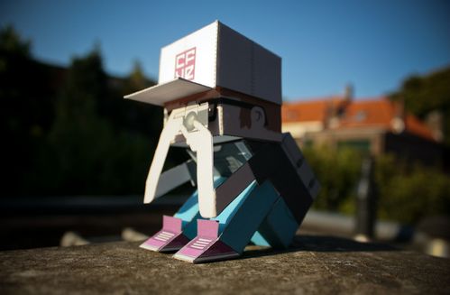 Crack Boy by Mr Maze Papertoys Crack Boy by Mr Maze