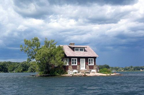 just-room-enough-island-thousand-islands.jpg