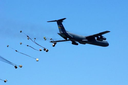 avion-estado-unido-lanza-municiones-a-daesh.jpg