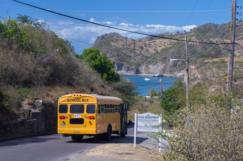 Montserrat bus scolaire