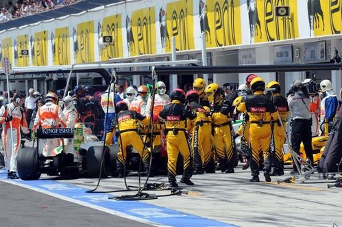 Hongrie-accident-stands-Kubica-Sutil