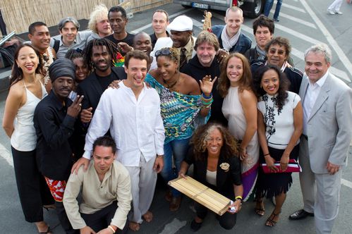 DOM-TOM-Folies-groupe.jpg