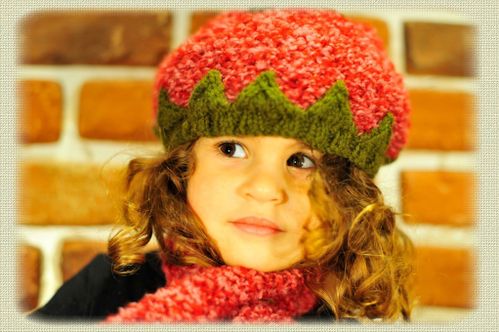 Ambre-et-son-bonnet.-fraise.jpeg