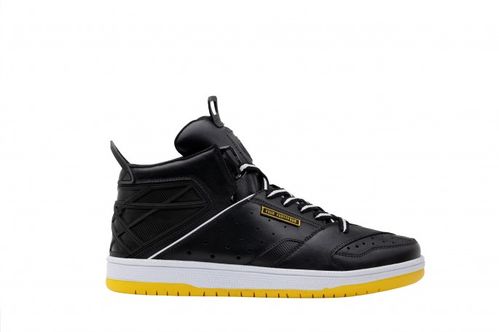 444_shoe_side-685x456.jpg