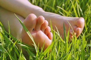 pieds-herbe.jpg