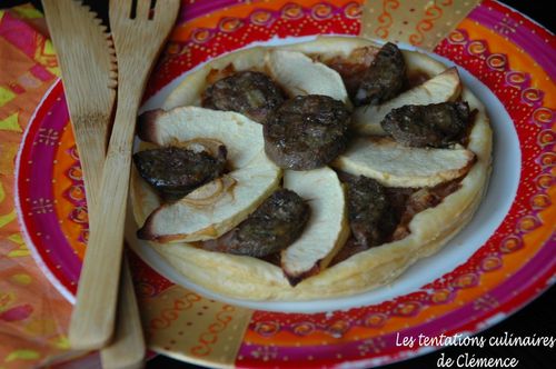 tartelette-oignons--pommes-andouille2.jpg