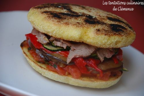 sandwich-agneau-legumes-grille-et-pain-semoule-maison2.jpg