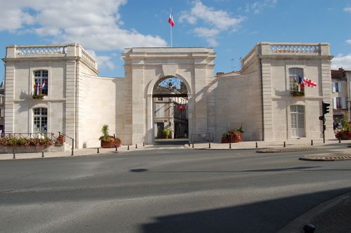 Saint-Maixent-l-Ecole La-porte-Chalon-renovee