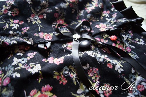 Sac-elegant-noir-japonais-fleurs-bandouliere-04.jpg