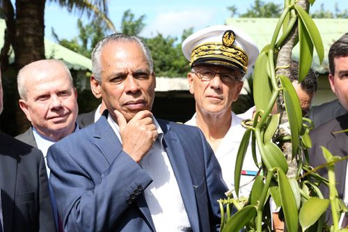 Lurel-ministre-a-la-Reunion.jpg
