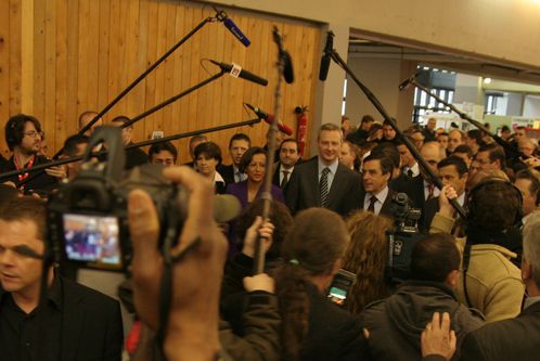 Penchard-Le-Maire-et-Fillon-arrivent-hall-outremer.jpg