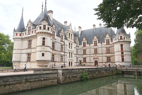 Azay-le -Rideau la Cour Interieure