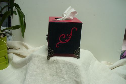 cartonnage boîte à mouchoirs