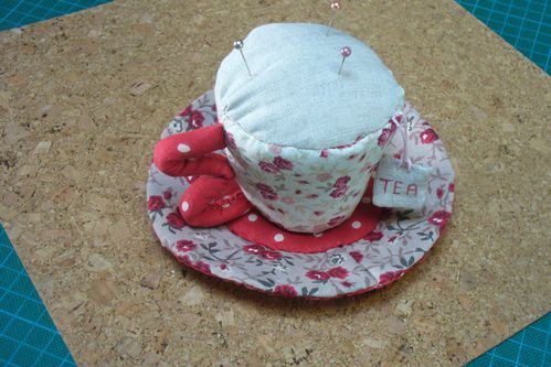 tasse pique épingles en tissu