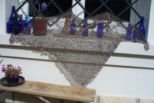 châle au crochet avec bord dentelle