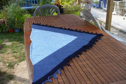 châle bleu bleu et bleu